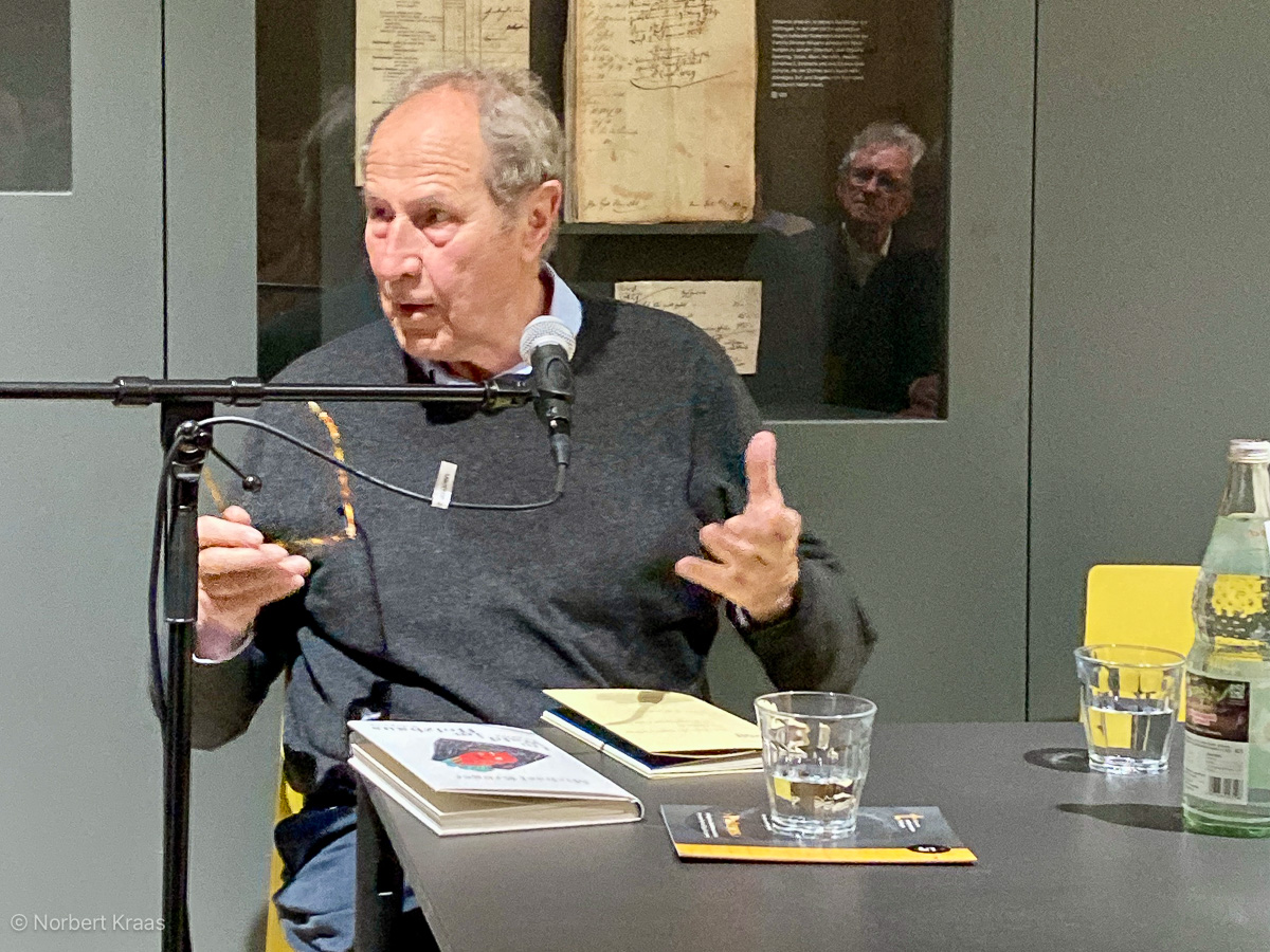 Michael Krüger bei einer Lesung in Tübingen Mitte März 2025