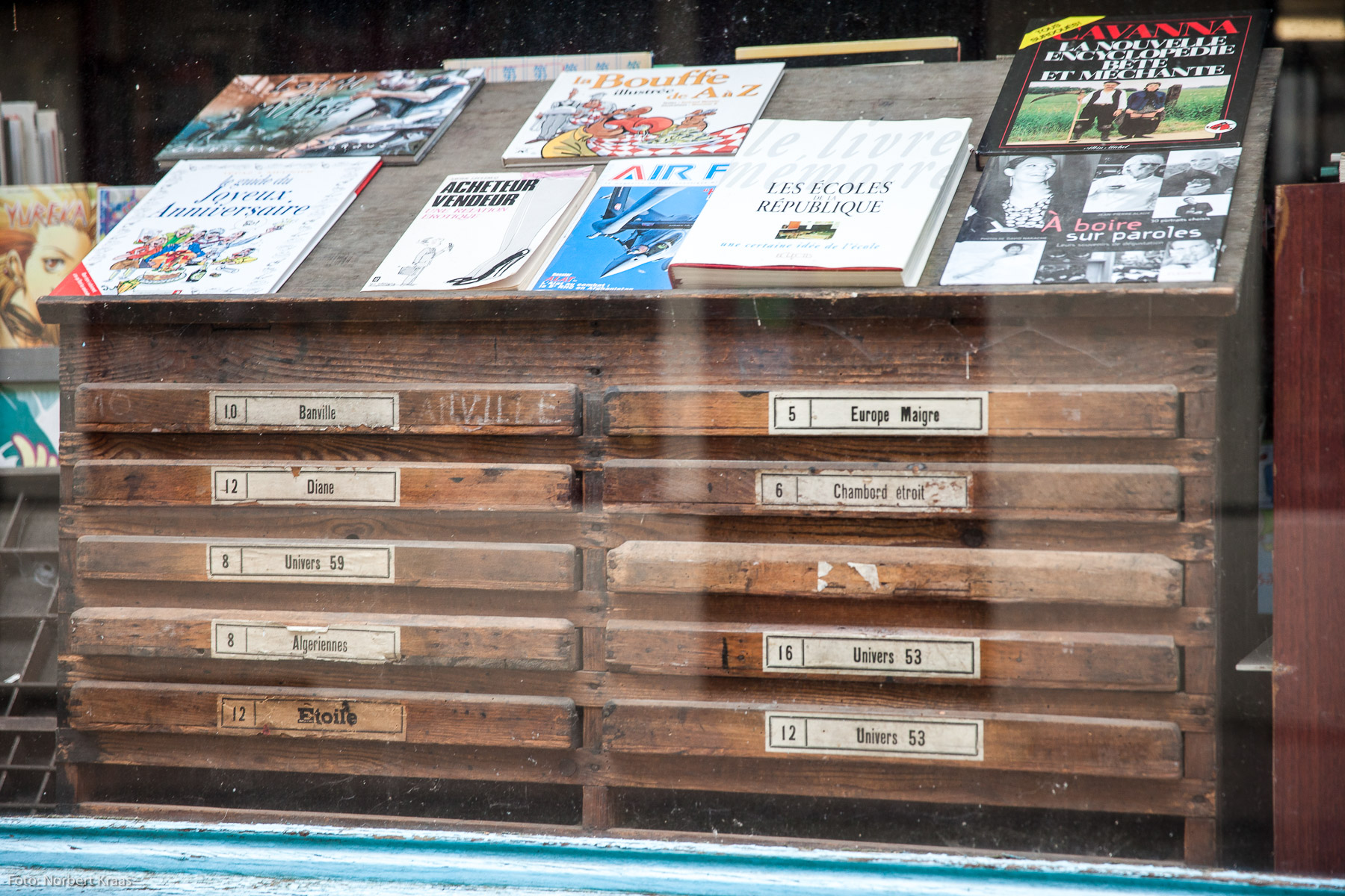Setzkasten, gesehen im Village des Livres Cuisery in Burgund. Foto: Norbert Kraas