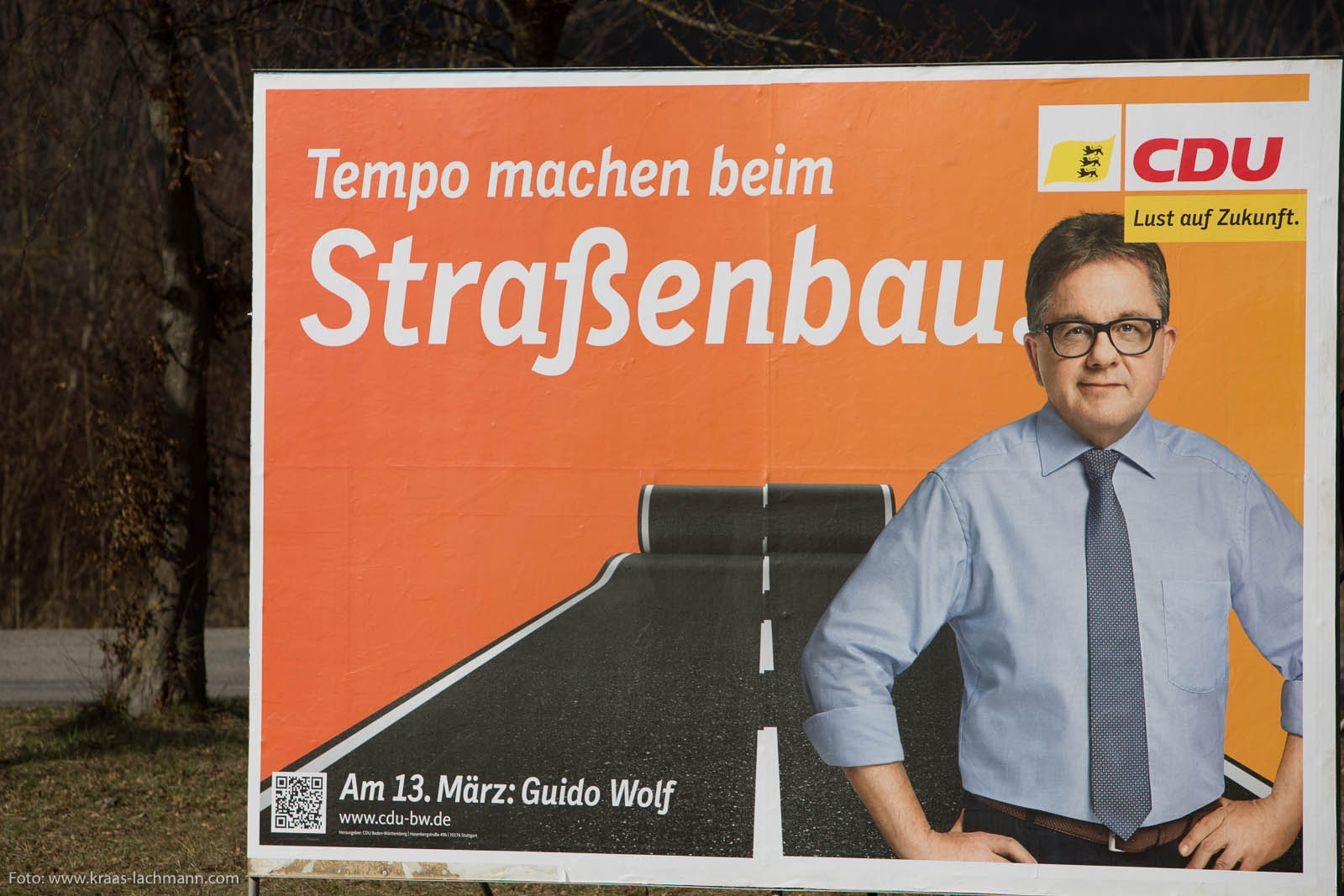 CDU-Spitzenkandidat baut Straßen.